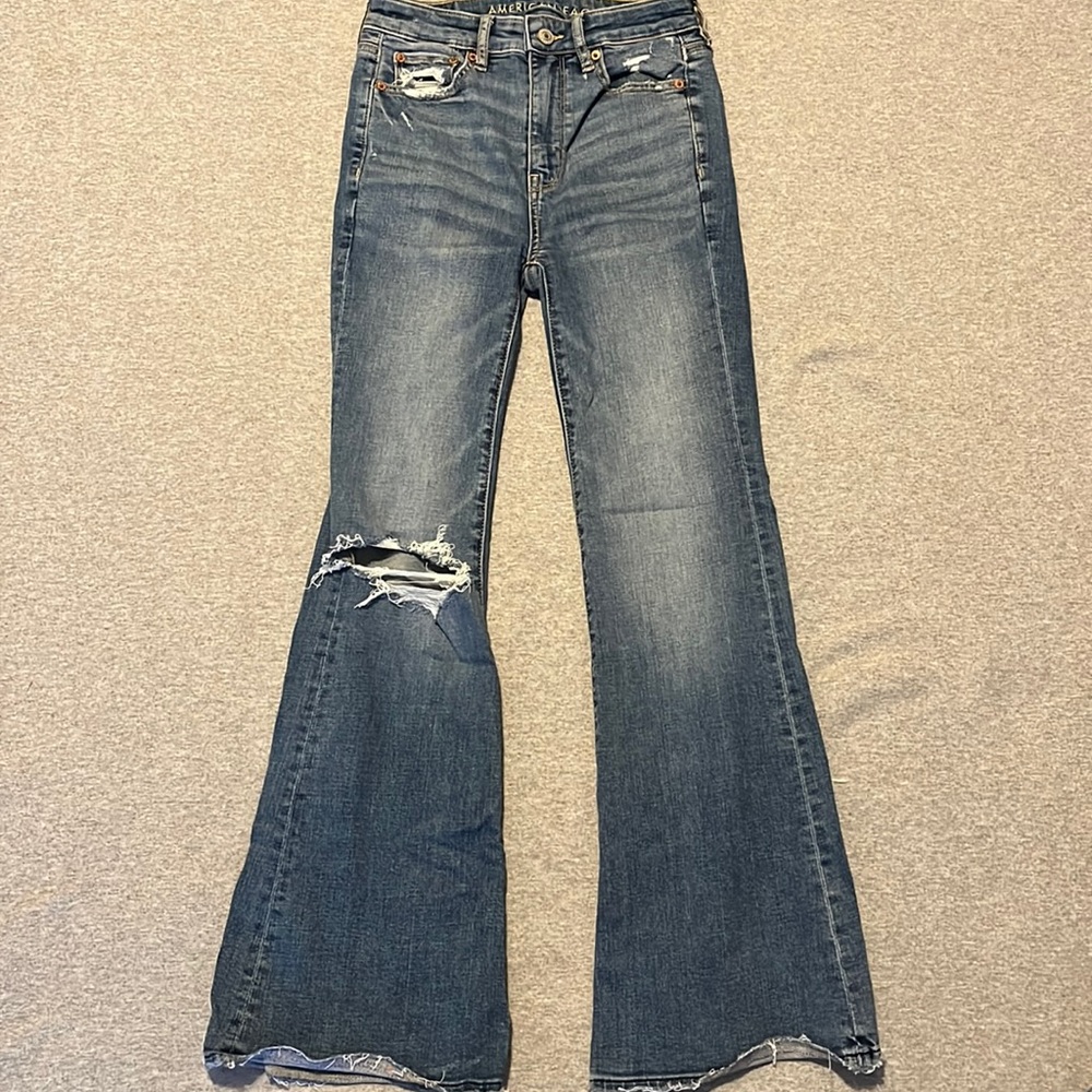 American Eagle Super Hi-Rise Flare Size 00 Short Distressed Jeans Back to School